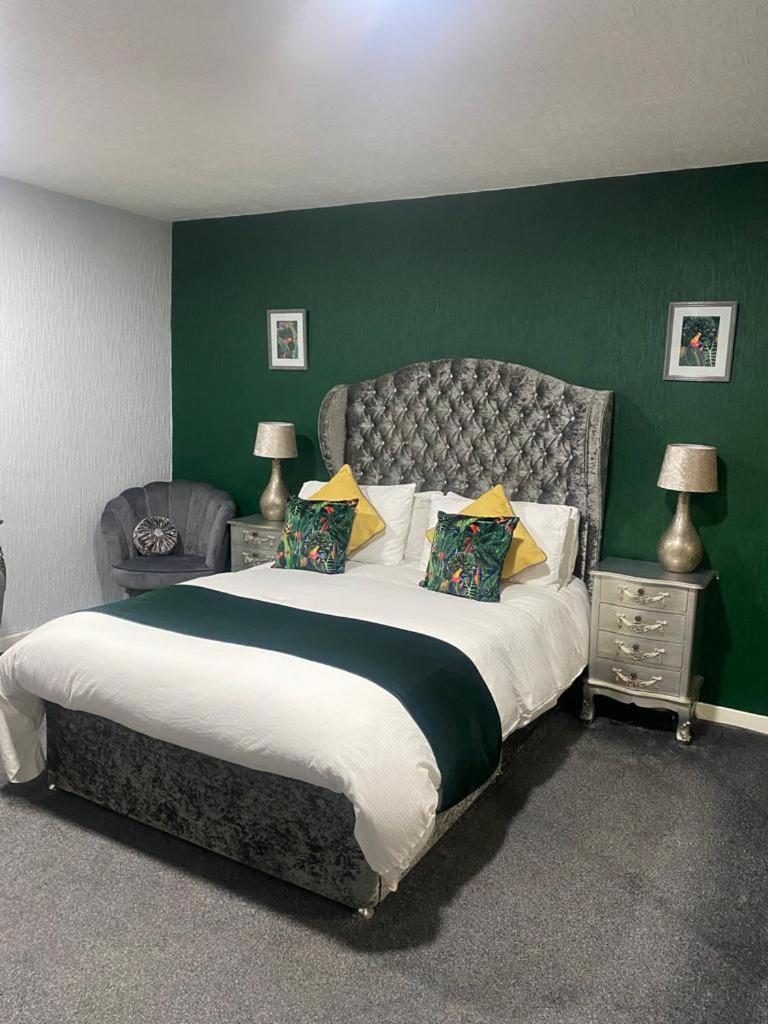 Saphire Glasgow Apartments Giffnock ภายนอก รูปภาพ