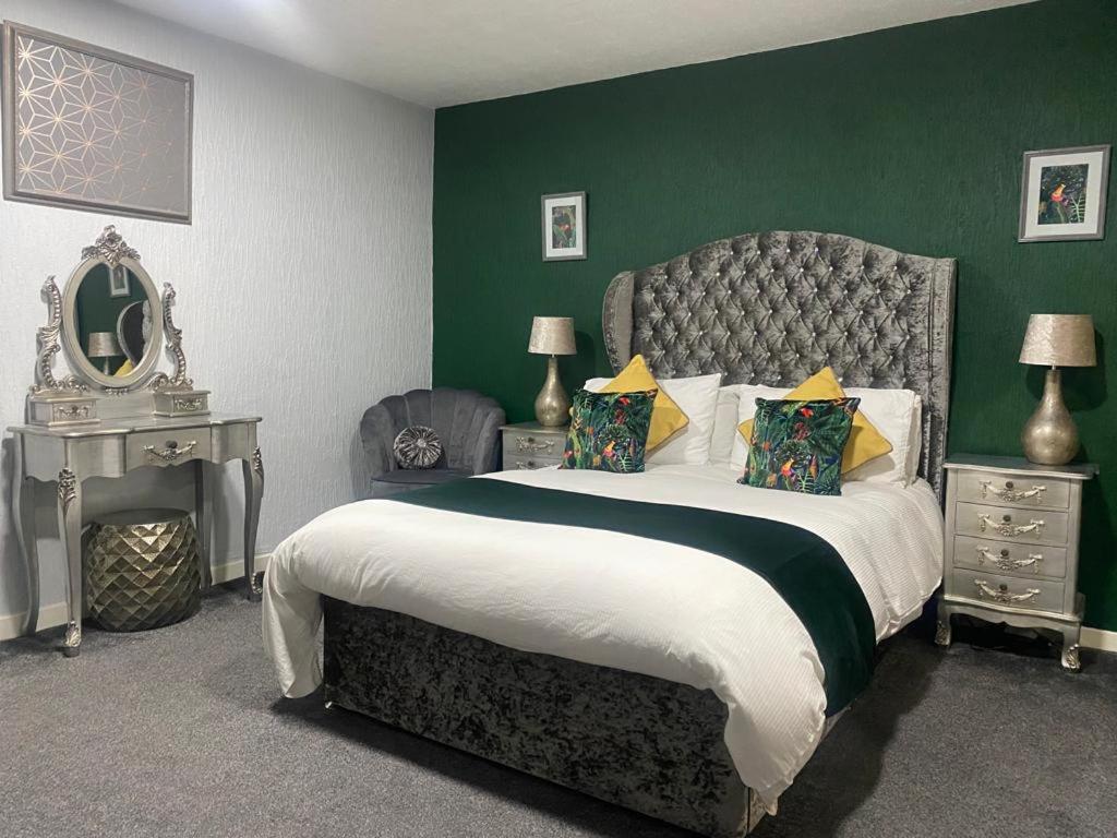 Saphire Glasgow Apartments Giffnock ภายนอก รูปภาพ